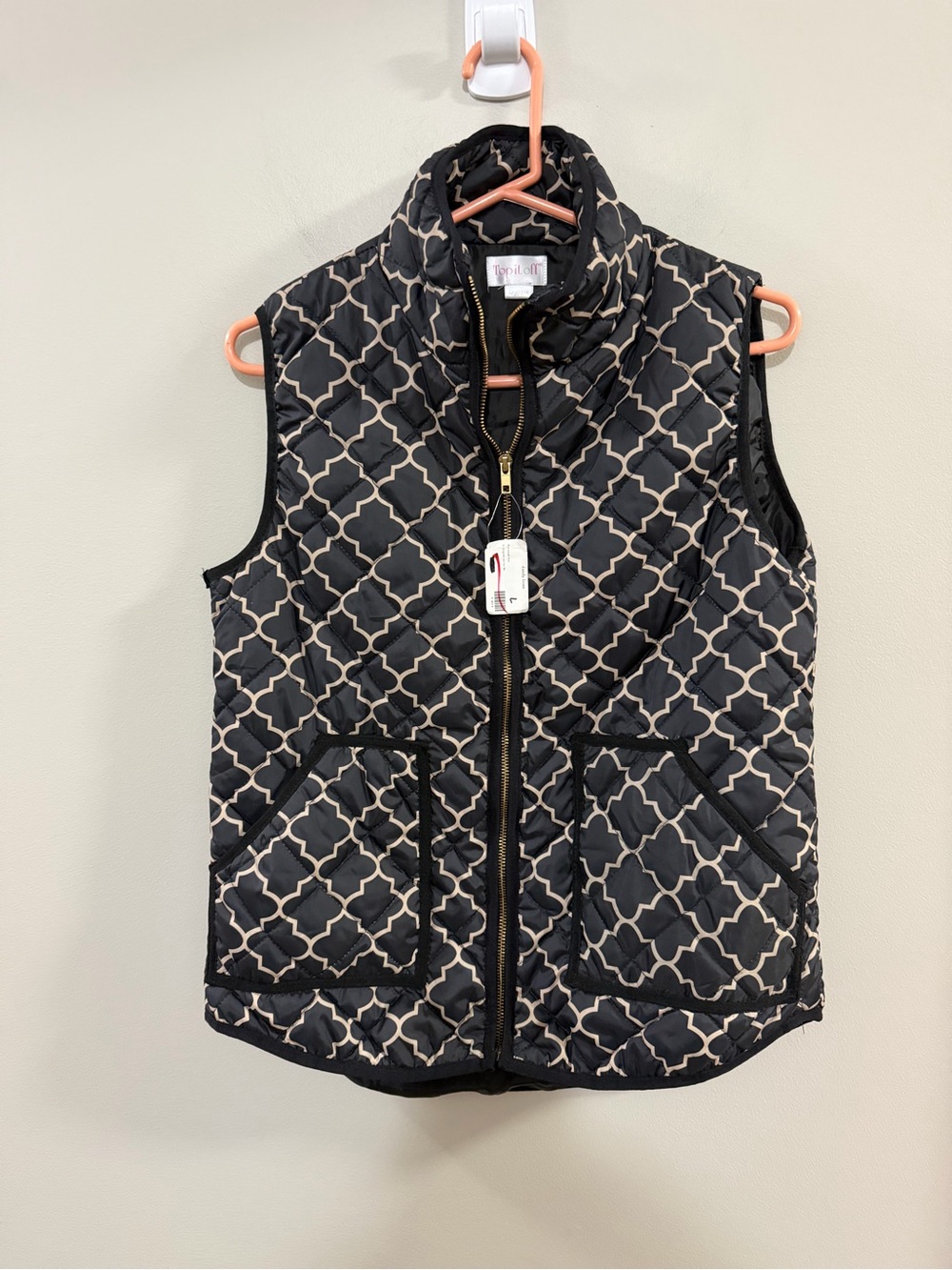 NWT Top It Off Puffer Quilted Vest - Black/Taupe Lattice Pattern